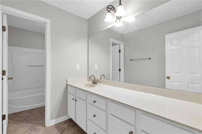 Building Photo - 10870 Brunson Dr