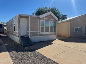 Building Photo - 2 Bed 2 Bath FURNISHED home!