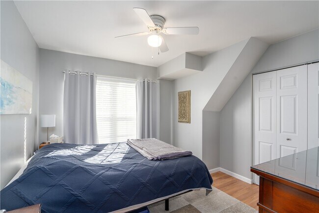 Building Photo - 4027 Graywood N