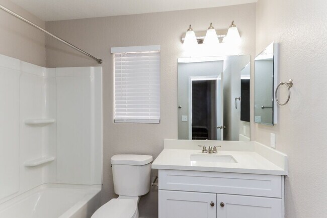 Building Photo - 1635 Keena Dr