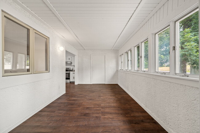 Building Photo - 103 Harvest Ln