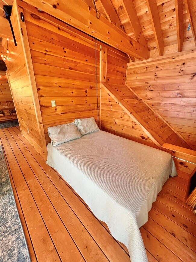 Building Photo - 185 Big Sandy Rd