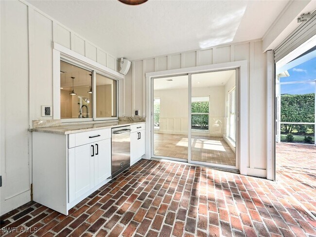 Building Photo - 508 Devils Ln