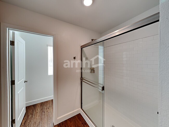 Building Photo - 10076 Roseum Ct