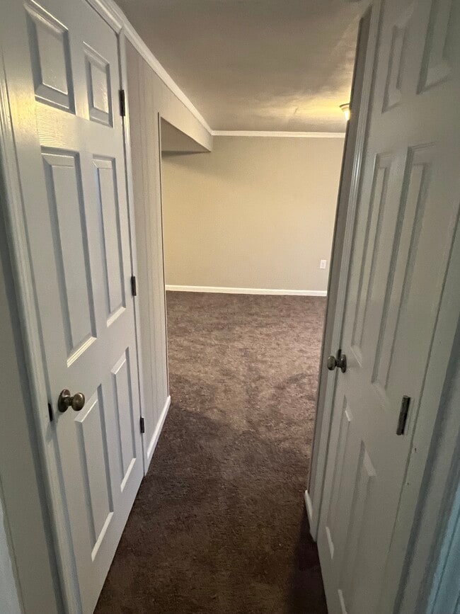 Building Photo - 1800 SE Abbey St