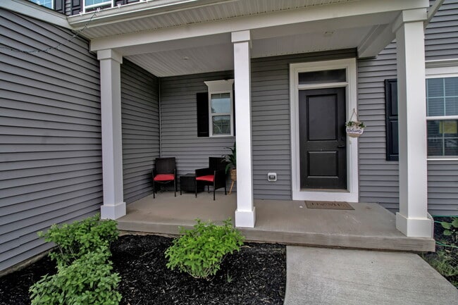 Building Photo - 4966 Brauer Dr