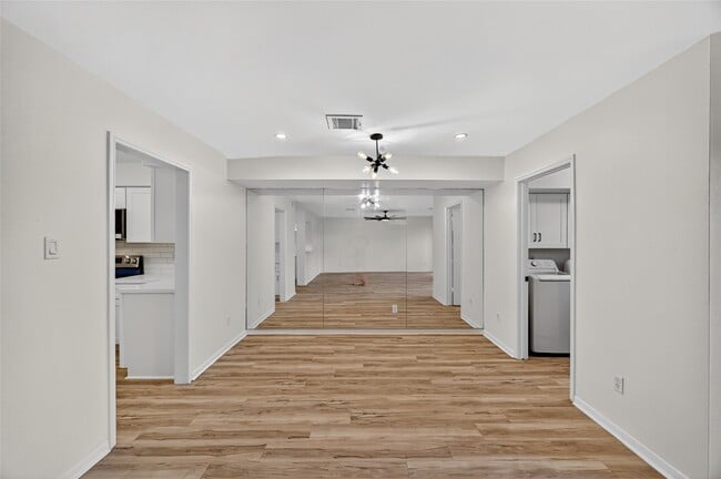 Building Photo - 14734 Perthshire Rd