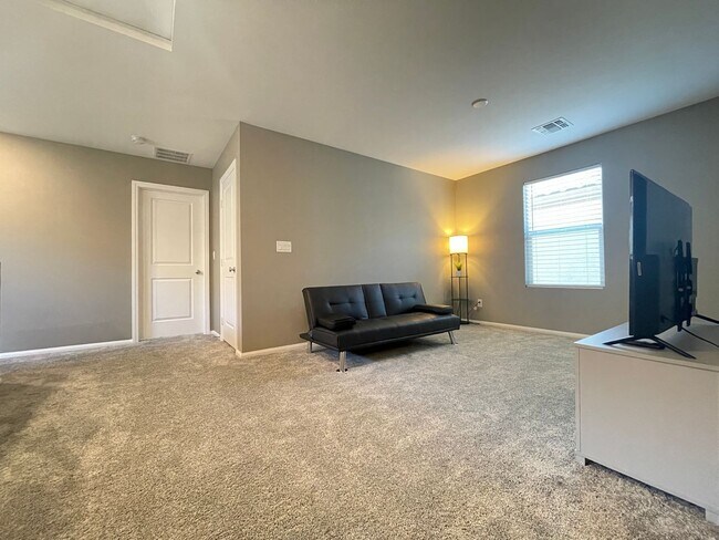 Building Photo - (Fully Furnished) 4 Bedroom + Loft,  3 Full Bath, Gated Community in SouthWest.