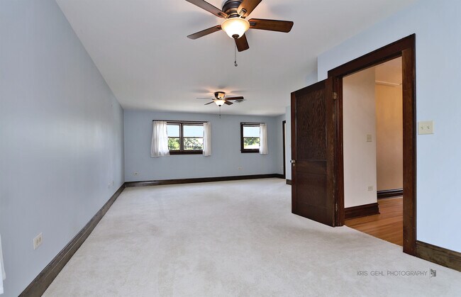 Building Photo - 324 W Slade St
