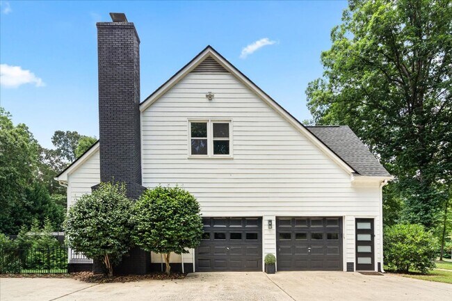Building Photo - 11917 Shady Oak Ct