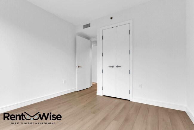 Building Photo - 631 Folsom St