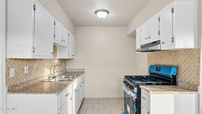 Building Photo - 513 Gilmore Way