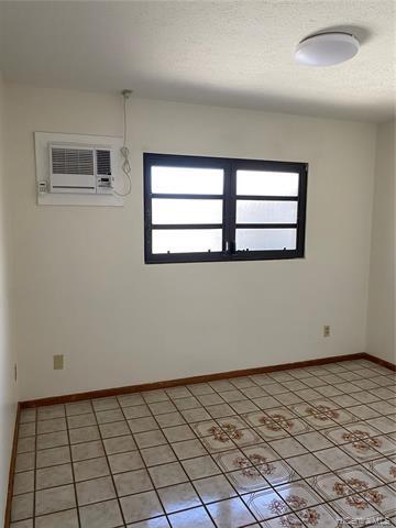 Building Photo - 1580 Ala Hahanui St