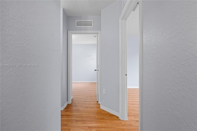 Building Photo - 865 SW 6th Ct