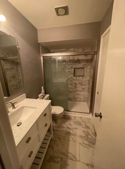 Bathroom - 6401 Deihl Rd