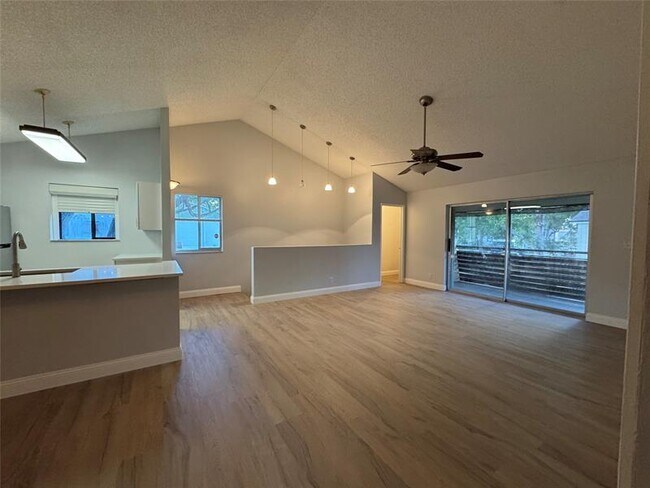 Building Photo - 606 Gardens Dr