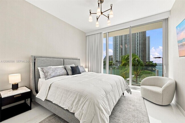 Building Photo - 300 Biscayne Blvd Way