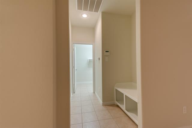 Building Photo - 6812 Lighthouse Ln