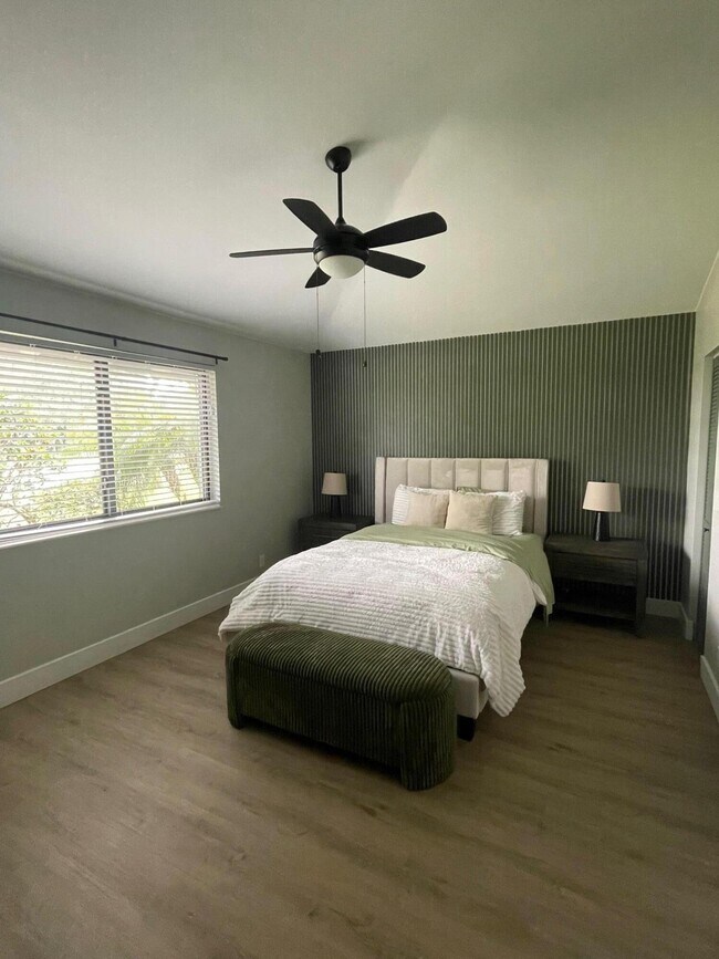 Building Photo - 202 Club Dr