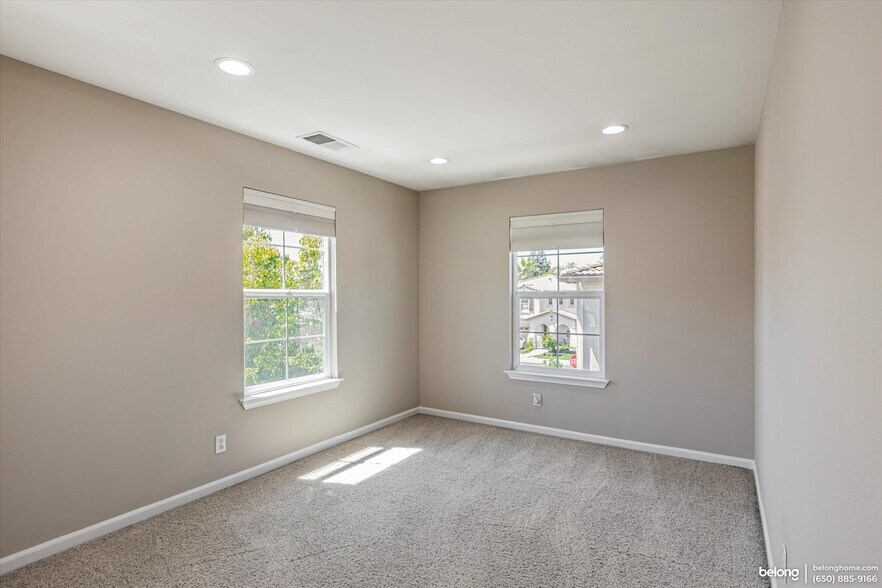Building Photo - 2721 Moet Ln
