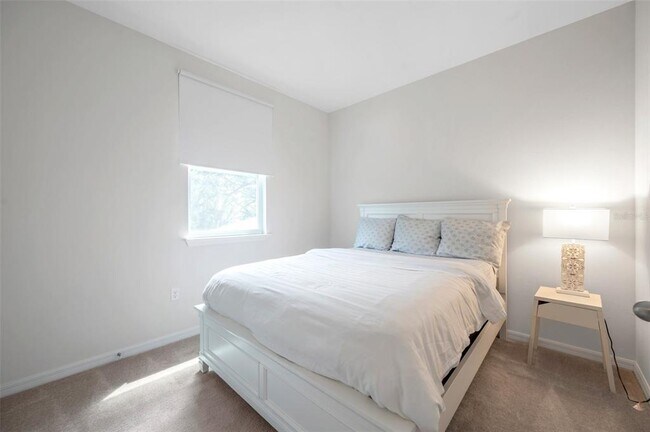 Building Photo - 4966 Avalon Park Blvd