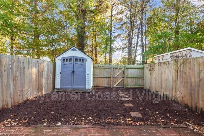 Building Photo - 19 Madrone Pl