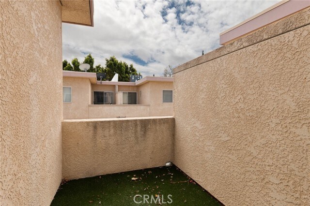 Building Photo - 10215 Variel Ave