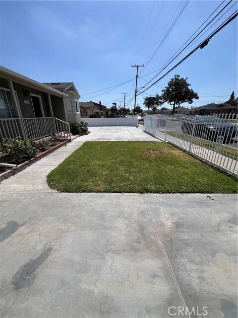 Building Photo - 9441 Beverly St