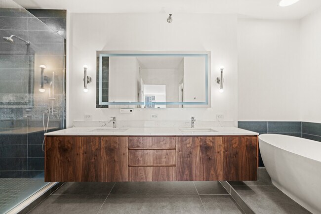 Building Photo - 501 N Clinton St