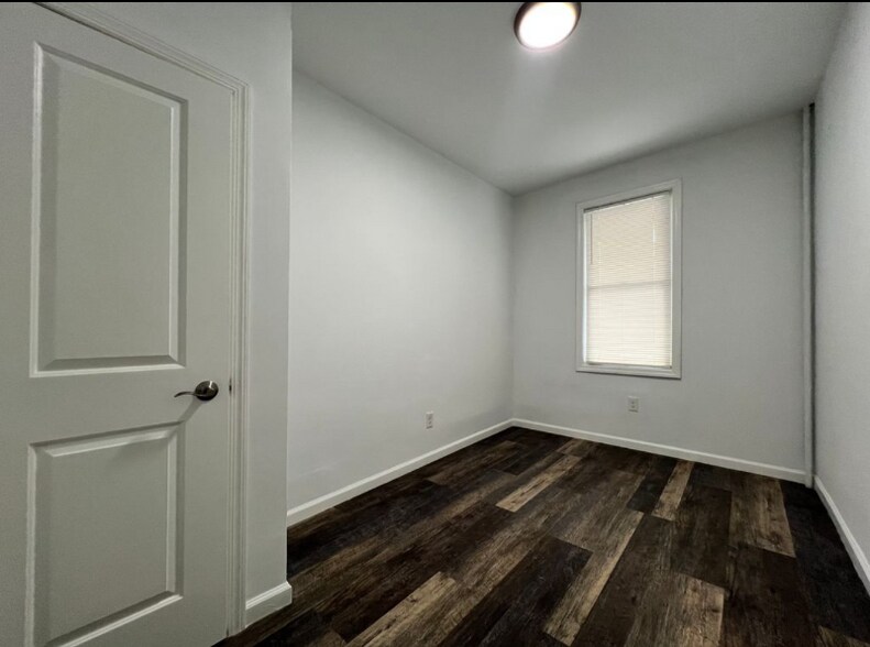 Building Photo - 11 Lowden St