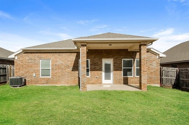 Building Photo - 10512 NW 35th St