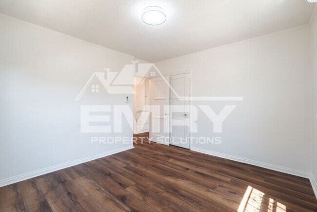 Building Photo - Remodeled 3 Bed 1 Bath Spanish-Style Gem for Rent