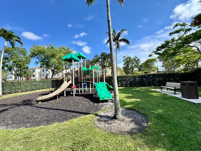 Building Photo - 9857 Baywinds Blvd