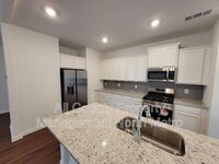 Building Photo - 18 Berry Dr