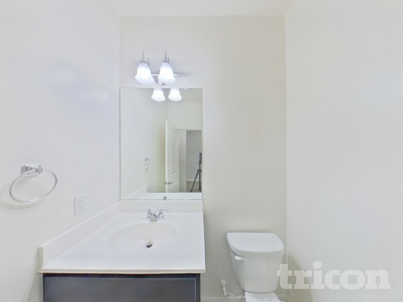 Building Photo - 37334 W Capri Ave