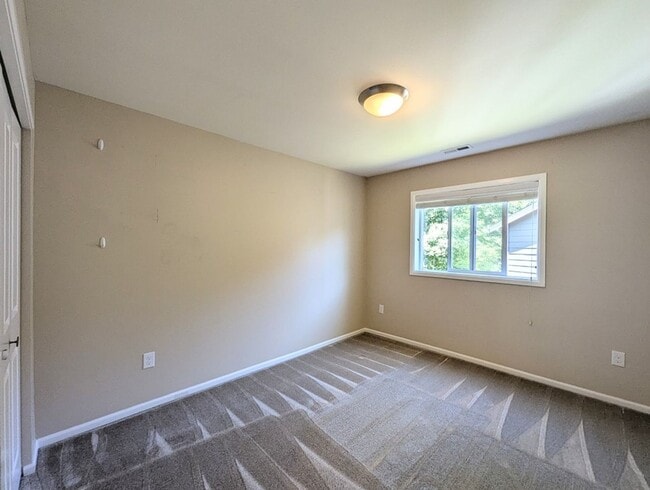 Building Photo - 4Bd/2.5Ba Lake Stevens House