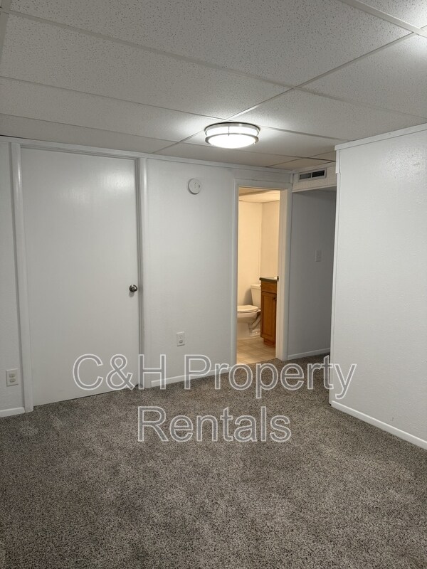 Building Photo - 2520 Lillis Ln