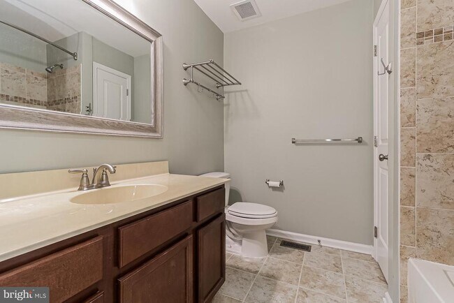 Building Photo - 5 Lani Ln