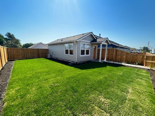 Building Photo - Leasing Special: $750 off January Rent