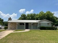 Building Photo - 129 Shoreline Dr