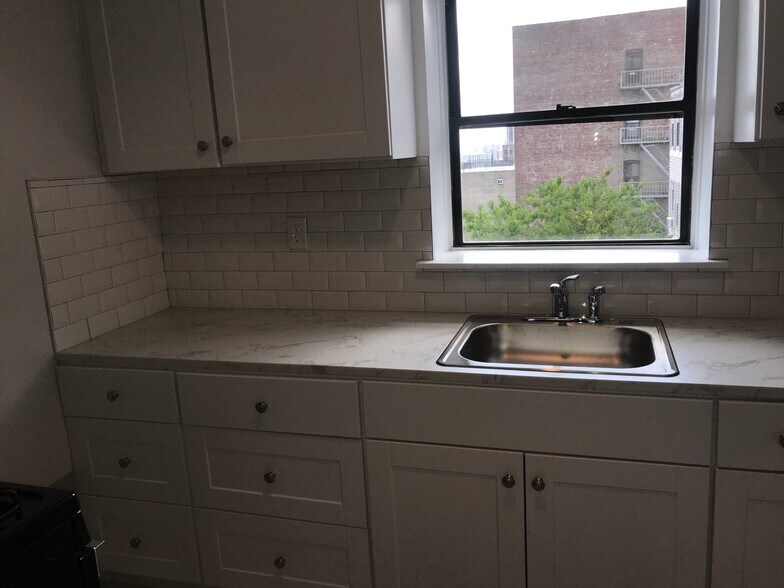 Building Photo - 1104 Palisade Ave