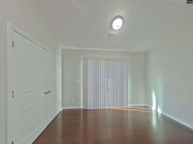 Building Photo - 474 Finch Ln