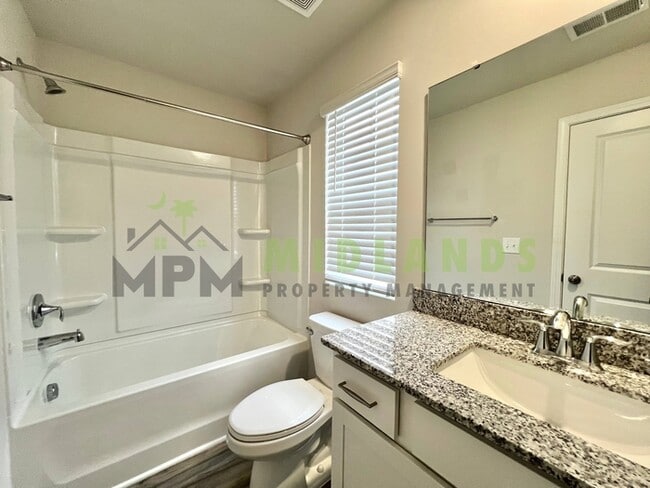 Building Photo - 1221C Champions Rest