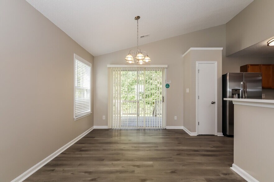 Building Photo - 11926 Stewarts Crossing Dr