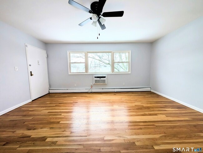 Building Photo - 15 Cherry Hill Dr