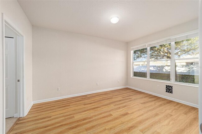 Building Photo - 4570 SW 52nd Cir