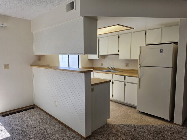 Building Photo - 17054 E Tennessee Dr