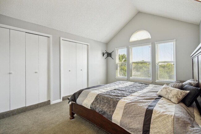Building Photo - 7950 S Garrison Ct
