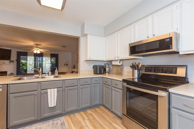 Building Photo - 14123 Trouville Dr