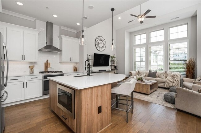 Building Photo - 1093 Kirkland Circle